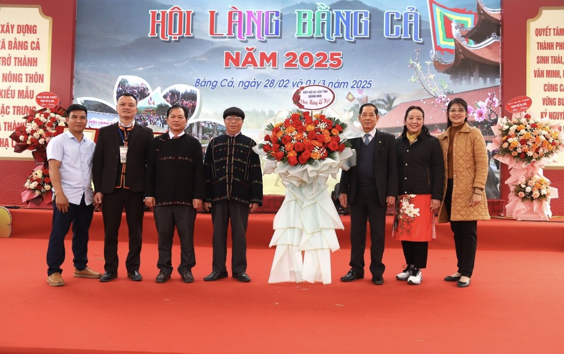 Bằng Cả tỏa sáng nét du lịch lễ hội